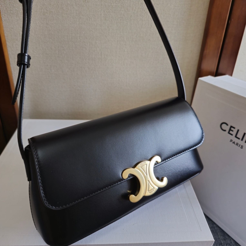 Ce1i*e triomphe bags